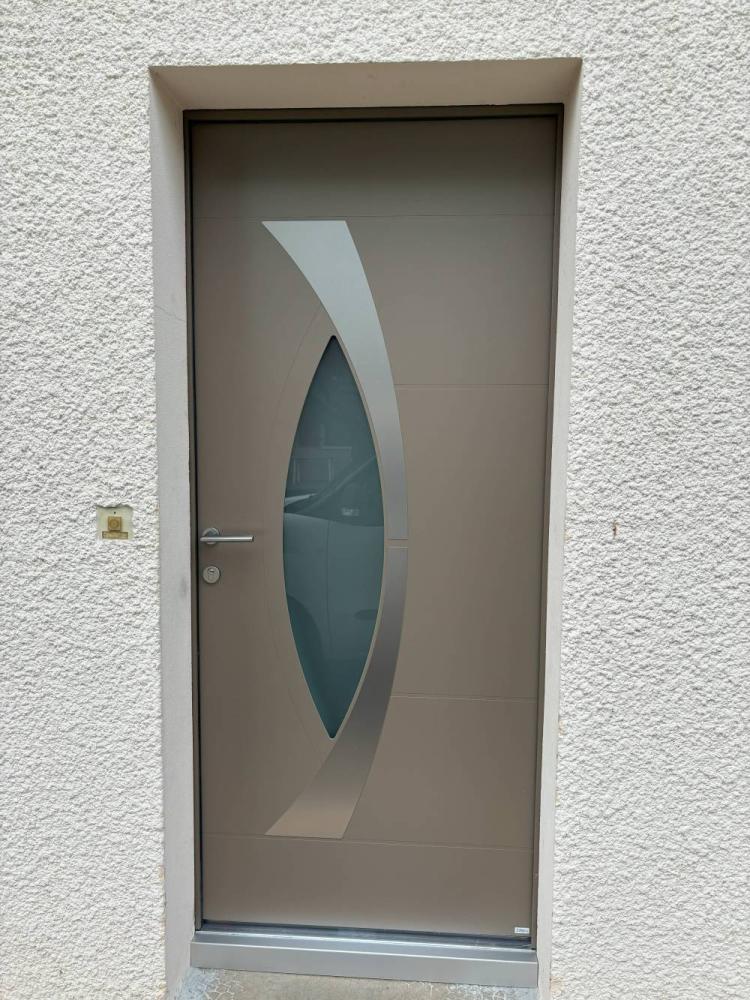 porte d'entrée avec verre